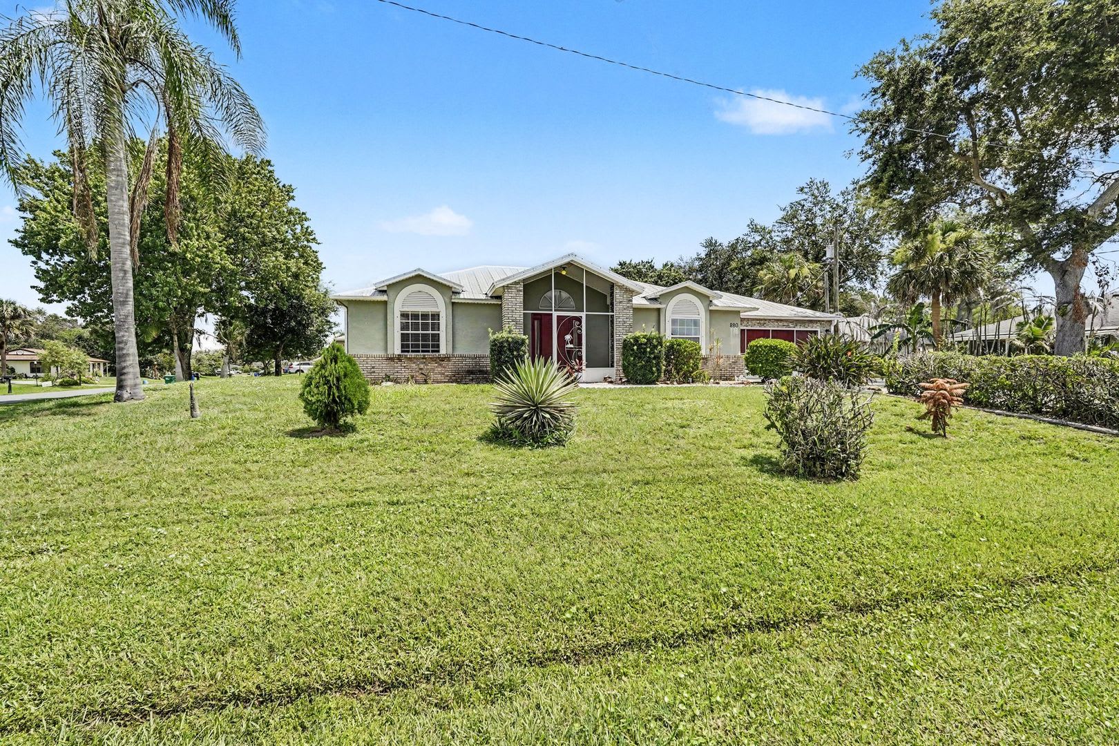 880 Vocelle Avenue – photo 3