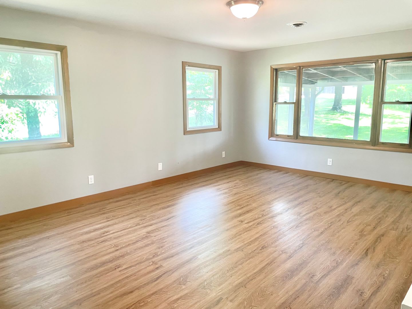 Charming Remodeled Home on Large Lot with Workshop! – photo 3