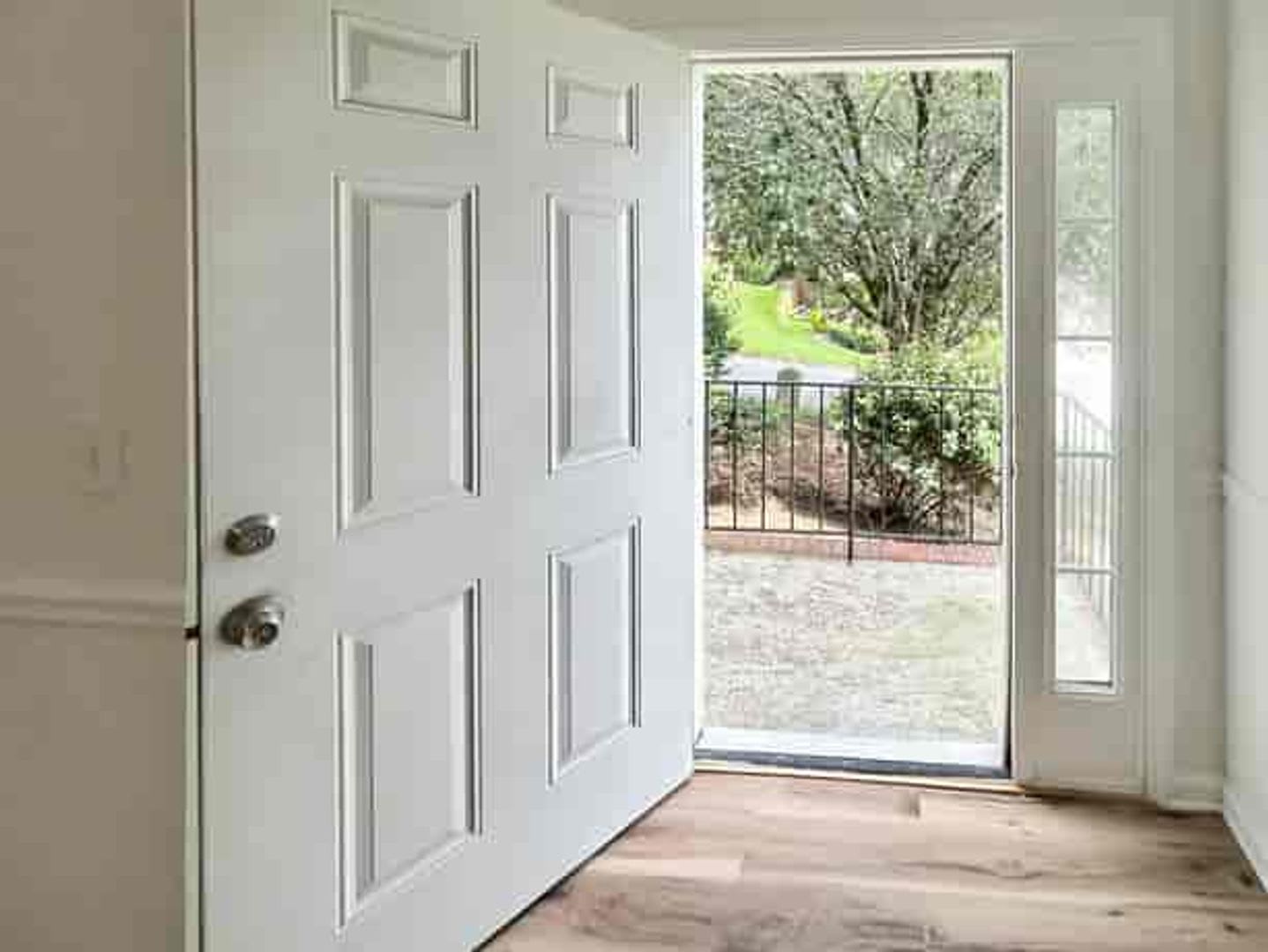 Stunning Renovated 4 BR Home in Prime Alpharetta/Johns Creek! – photo 4