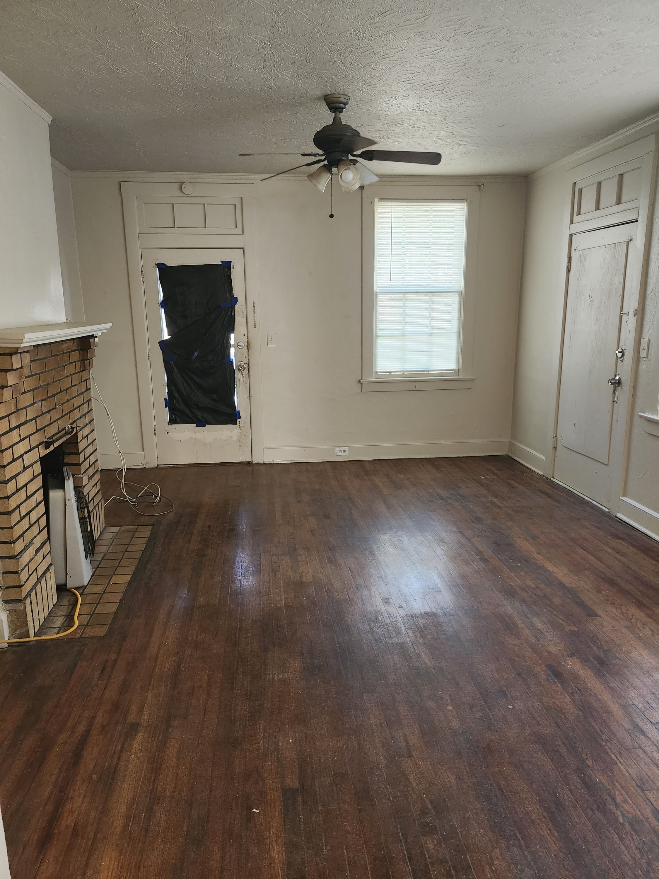 327 S Capitol Parkway – photo 3