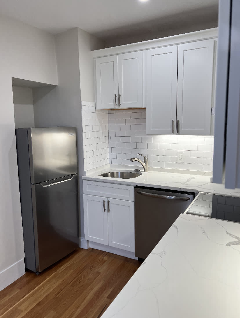 13 Anderson St – photo 2