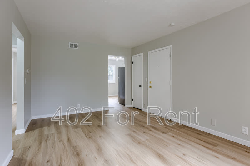 4715 Davenport Street – photo 5