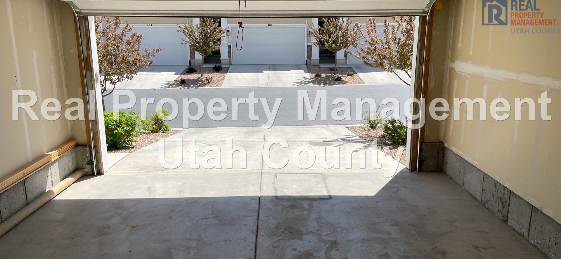 New Lower Price! Pet Friendly Townhouse Plus $500 off first full month rent – photo 5