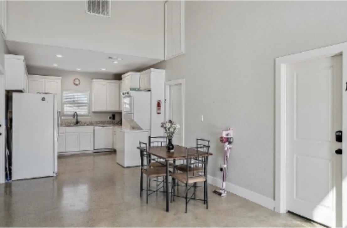 703 Maple Street – photo 2