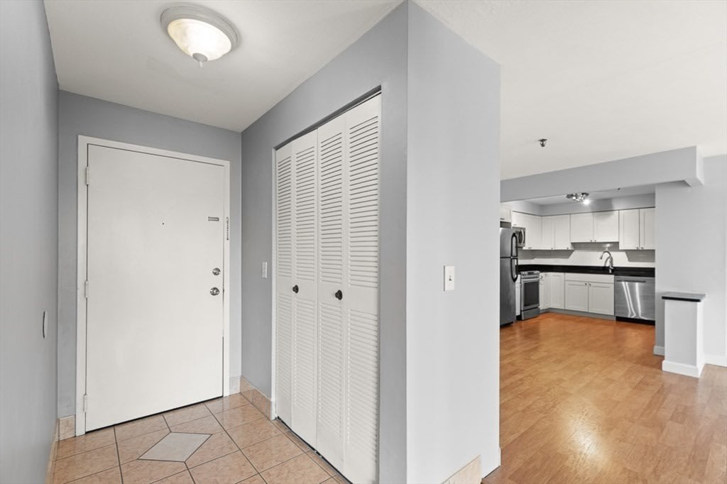 410 Sheridan Ave Apt 1008 – photo 4