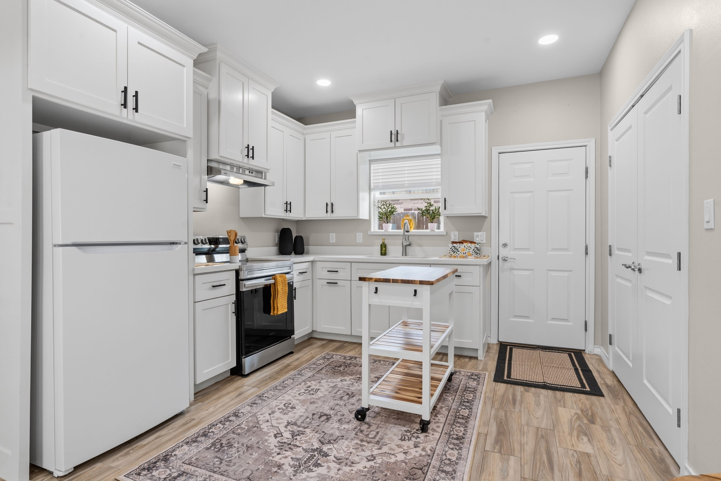 2809 East Israel Avenue – photo 4