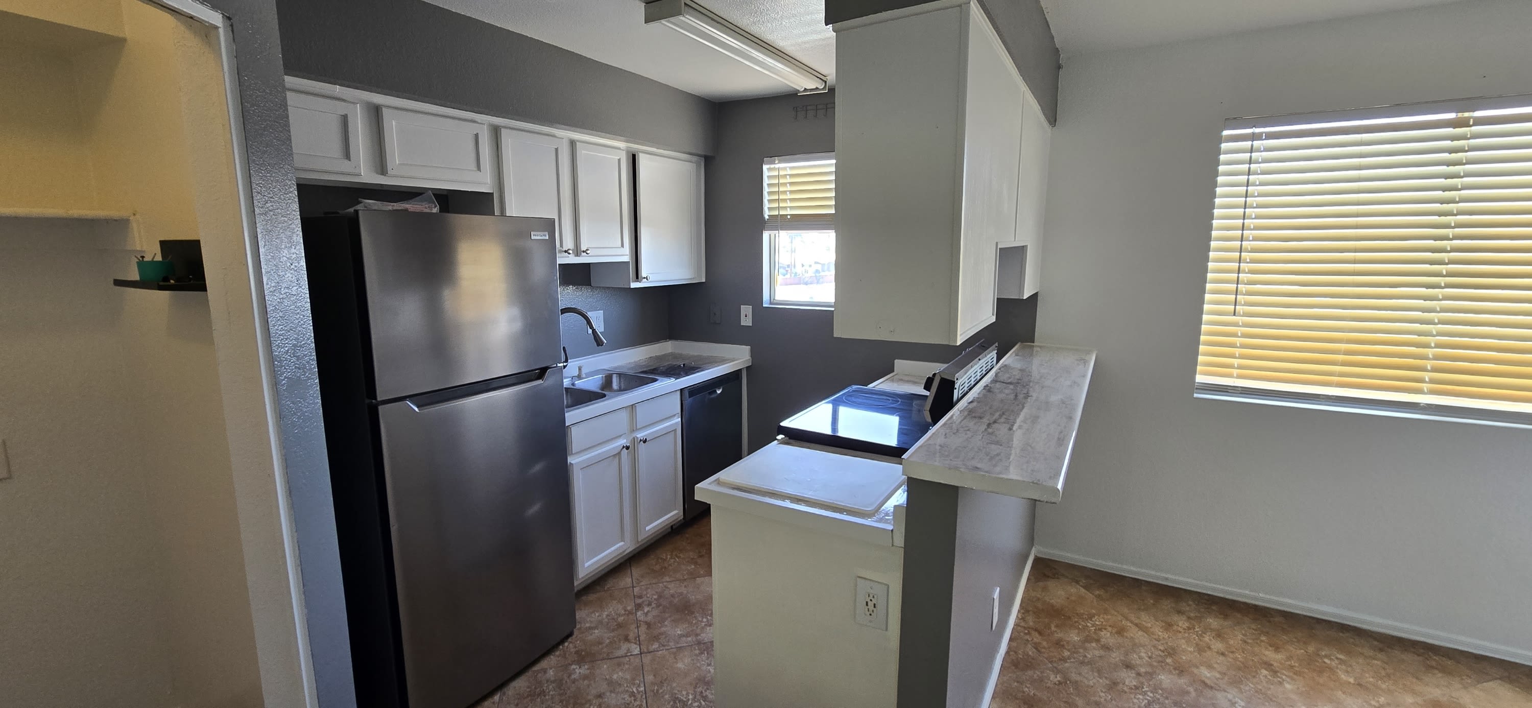 1581 E Southern Ave Unit 4 – photo 2
