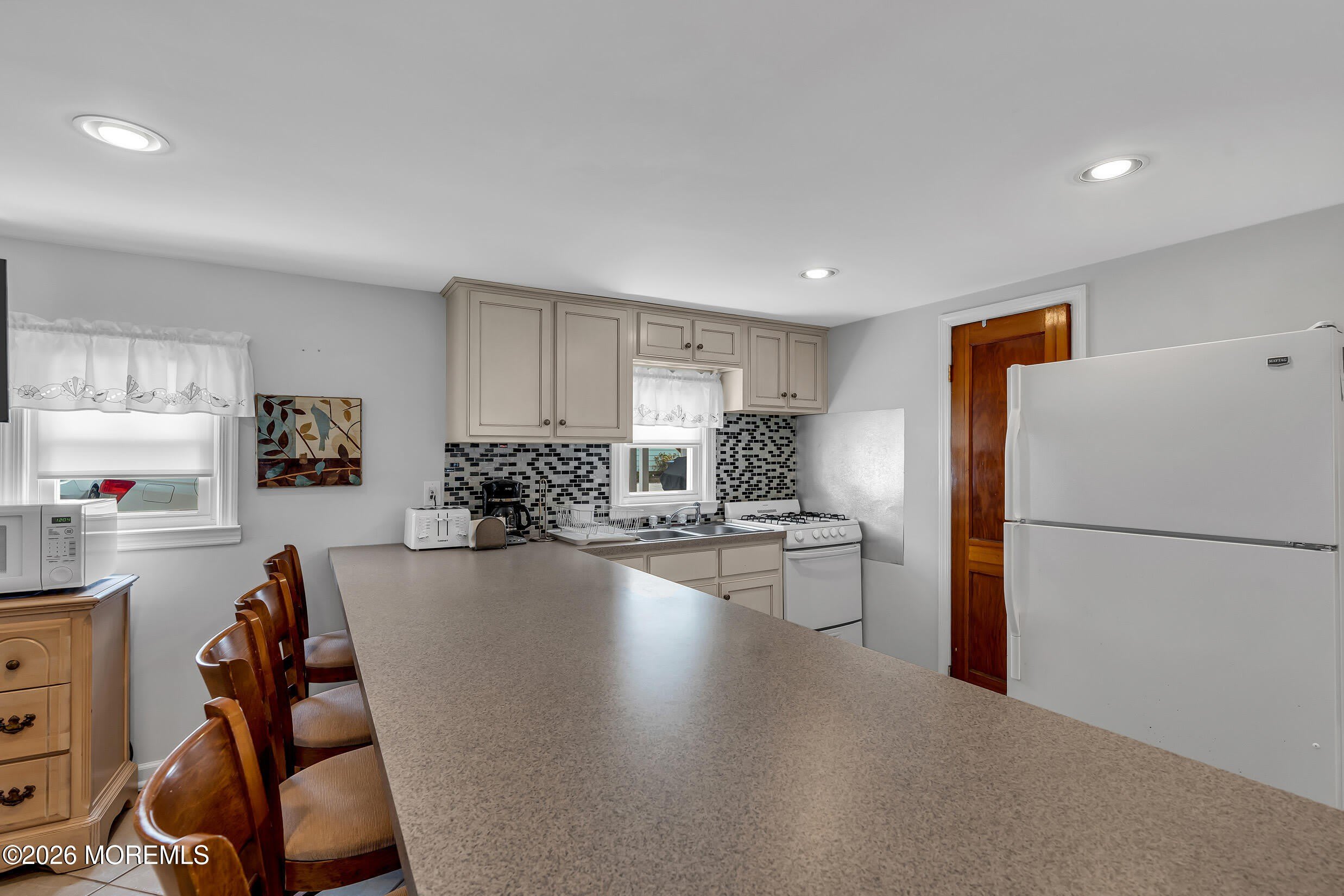 21 E Bay Way – photo 4