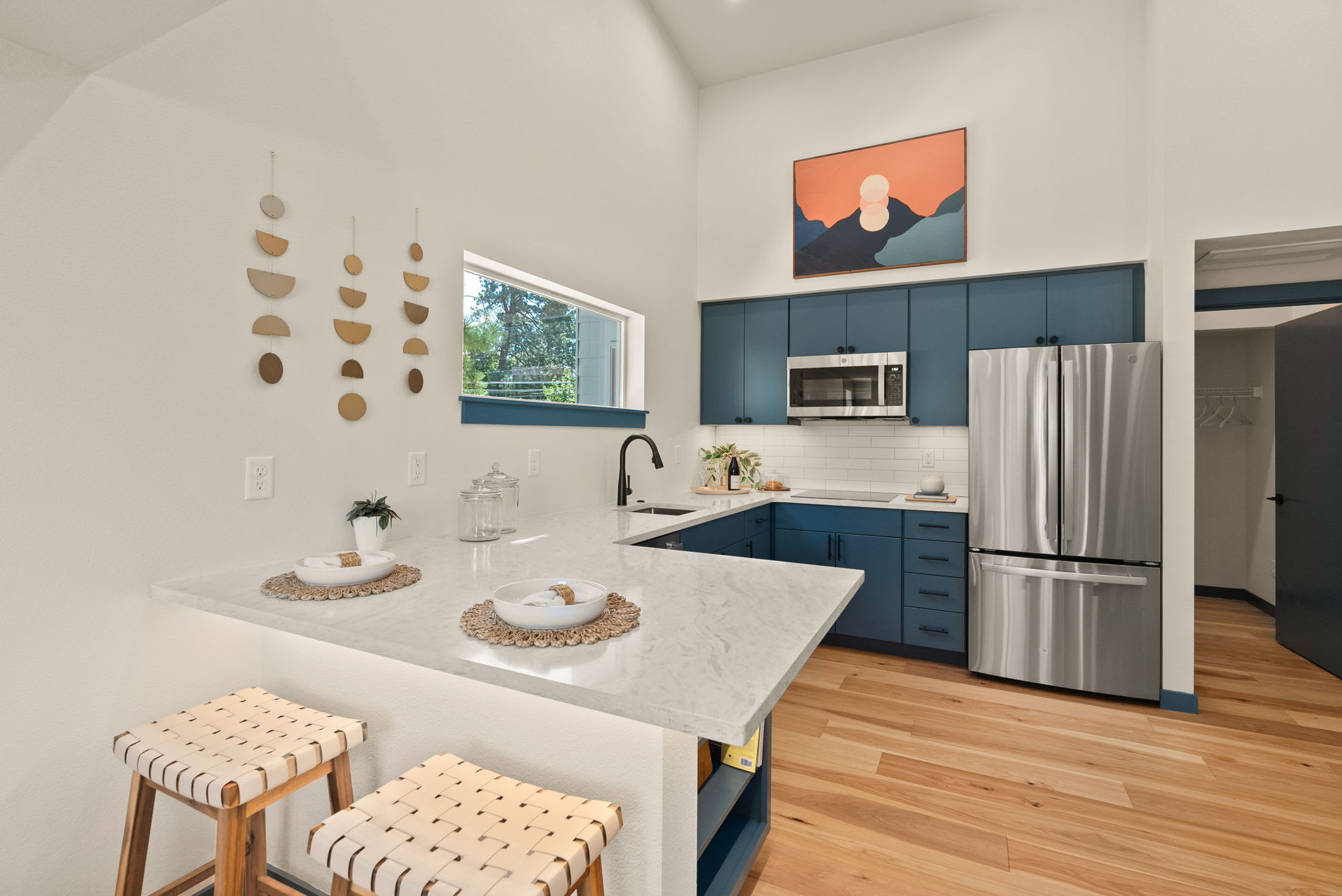 960 Northeast Norton Avenue 2 – photo 4