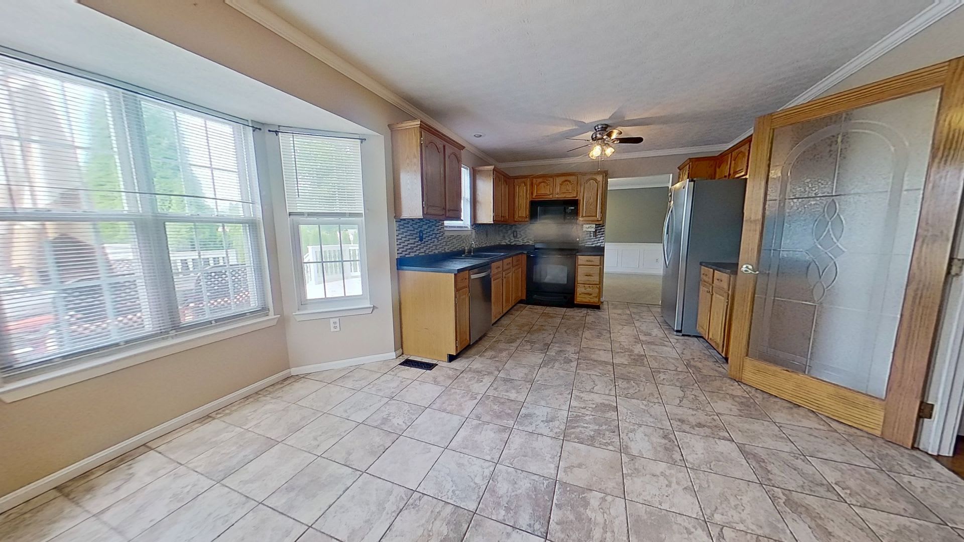 Spacious Single Family Home – photo 4