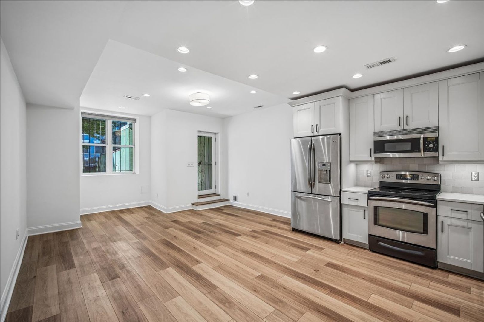 Modern 2BR 2BA Apartment in Columbia Heights – photo 5
