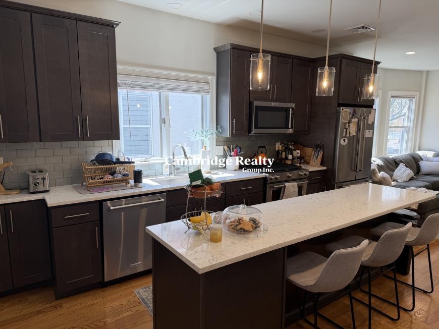 440 Windsor St. – photo 4
