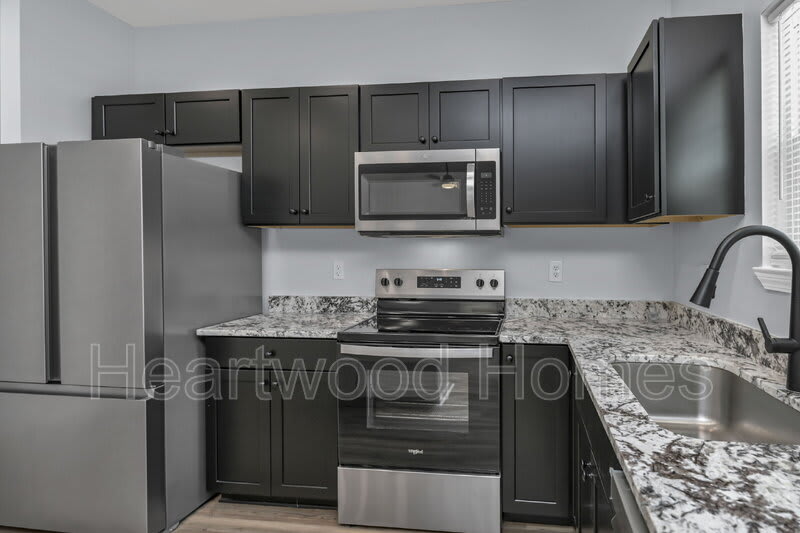 32 Roberson St – photo 5