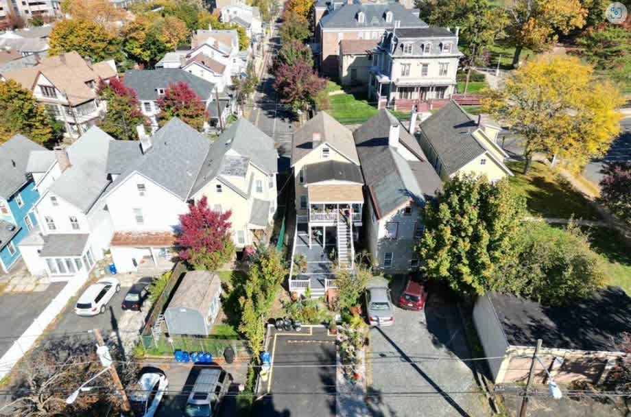136 George St Unit 2 – photo 2