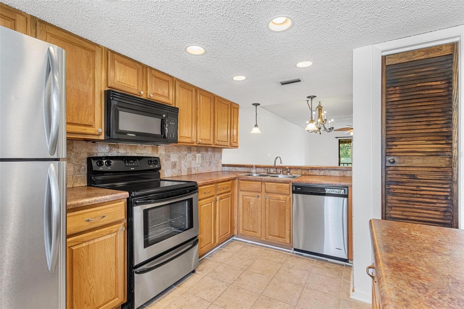 108 Woodlands Court – photo 5