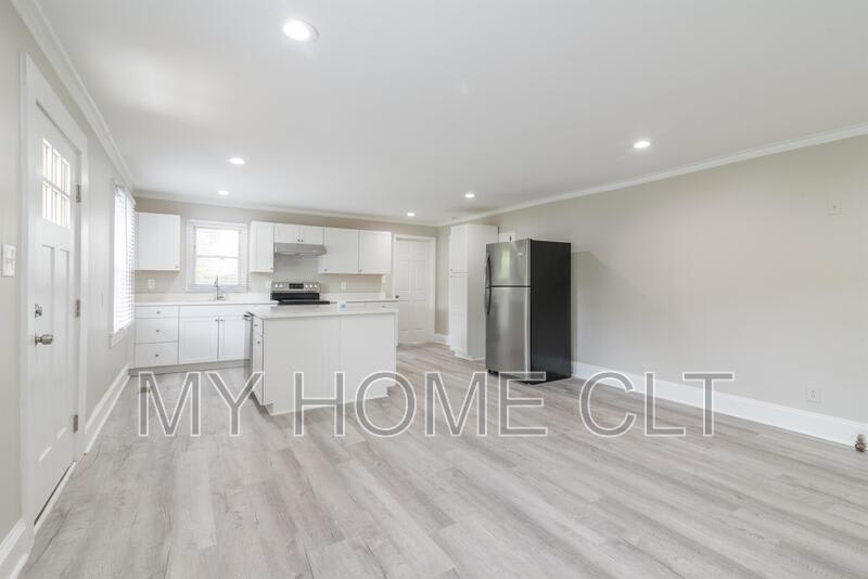 2336 Barry Street A – photo 5