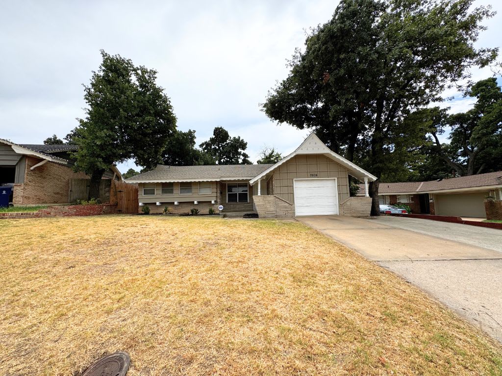 7808 NW 6th St – photo 1