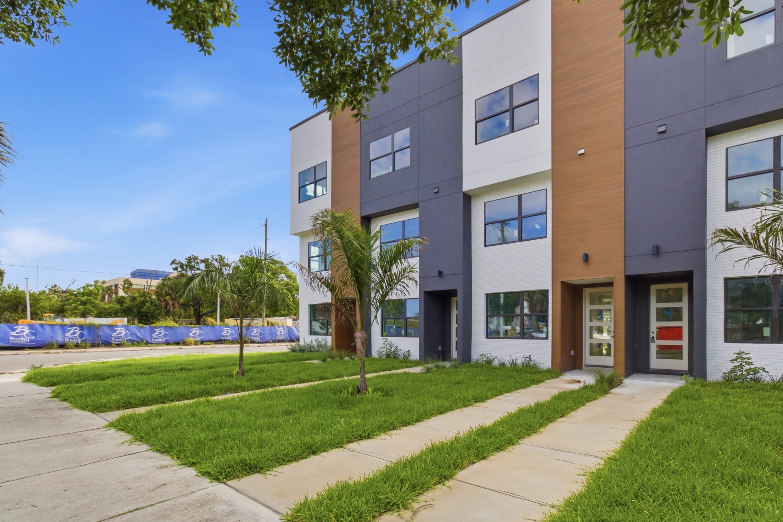 375 13Th St N – photo 1