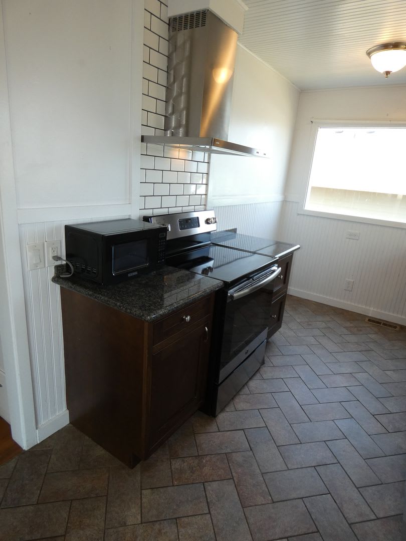 411 E 11th St. – photo 5