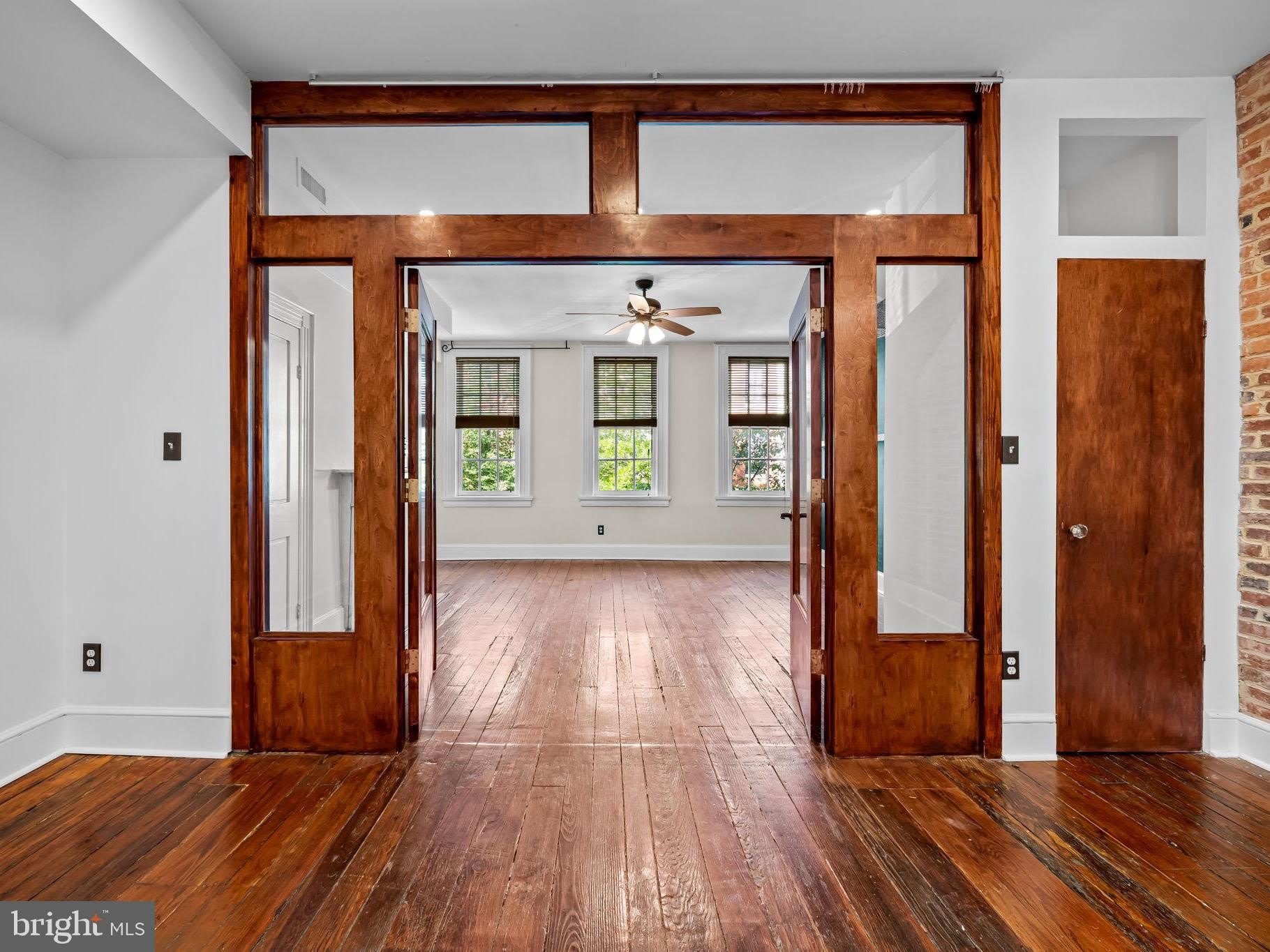 1427 BOLTON Street – photo 1