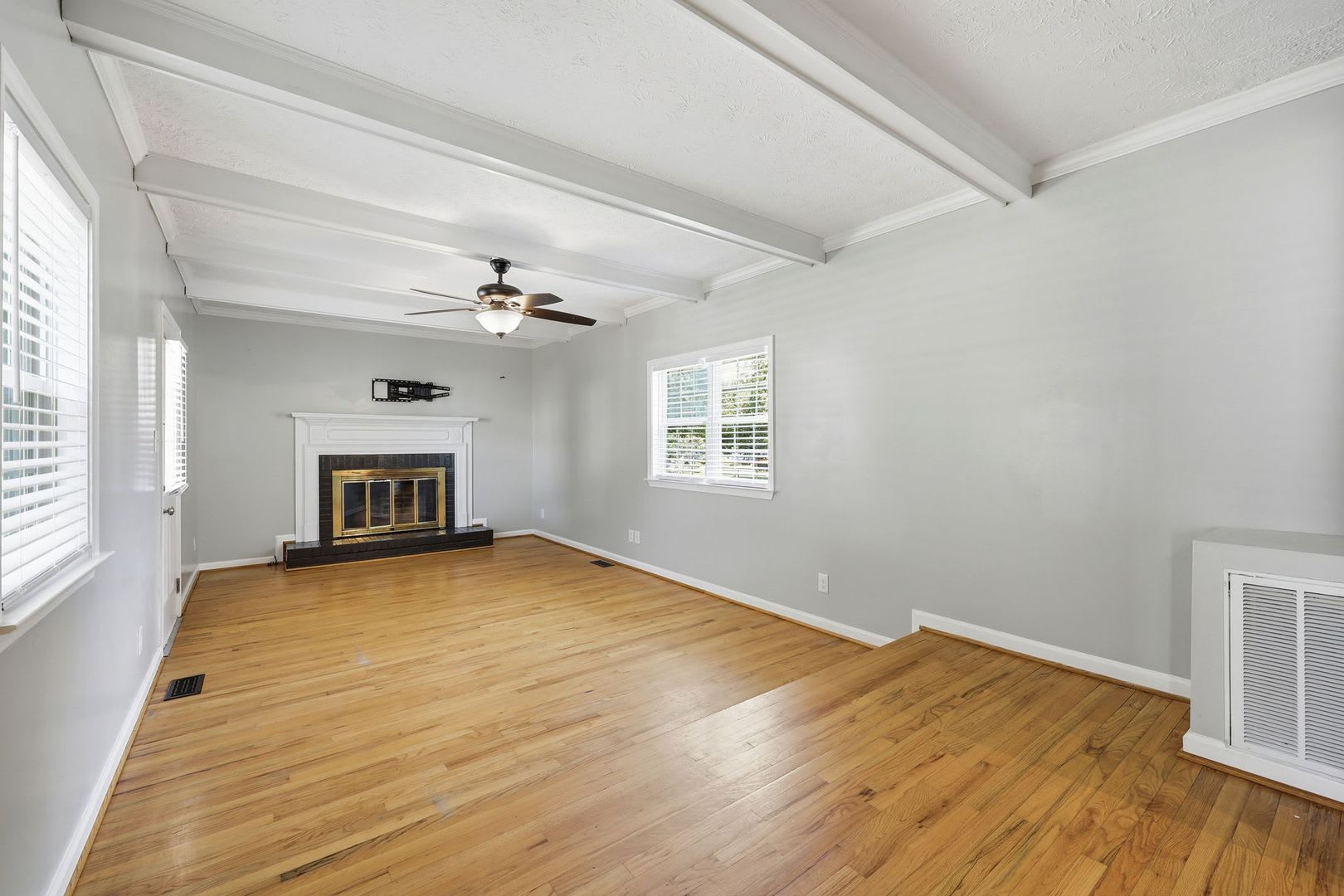 Modern Updates in this Classic 3bedroom/2 Bath Home in Erwin – photo 4