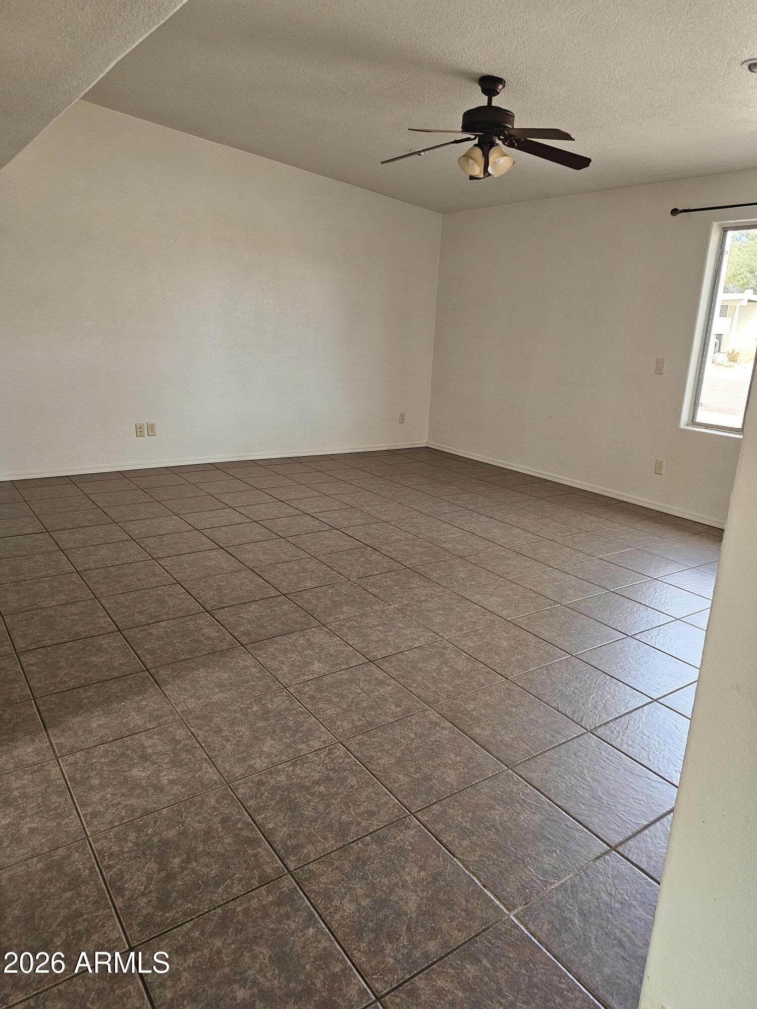 5018 E EVERGREEN Drive – photo 2