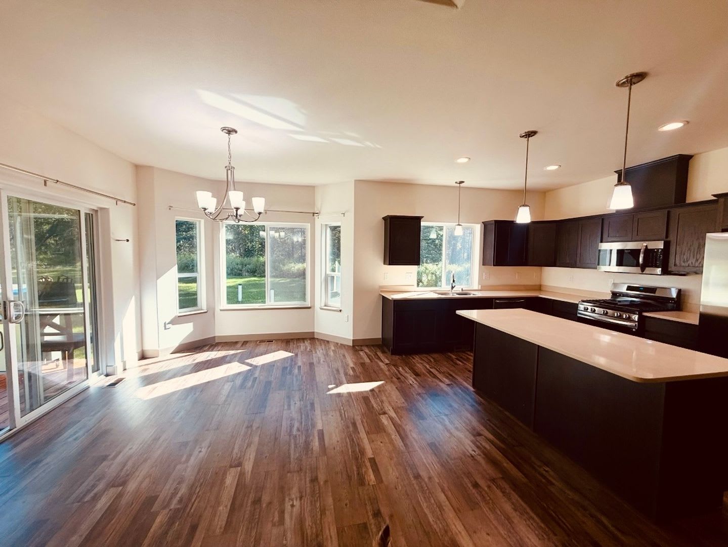 Beautiful, private 3 bed, 2 bath ranch home in the heart of Palmer! – photo 2