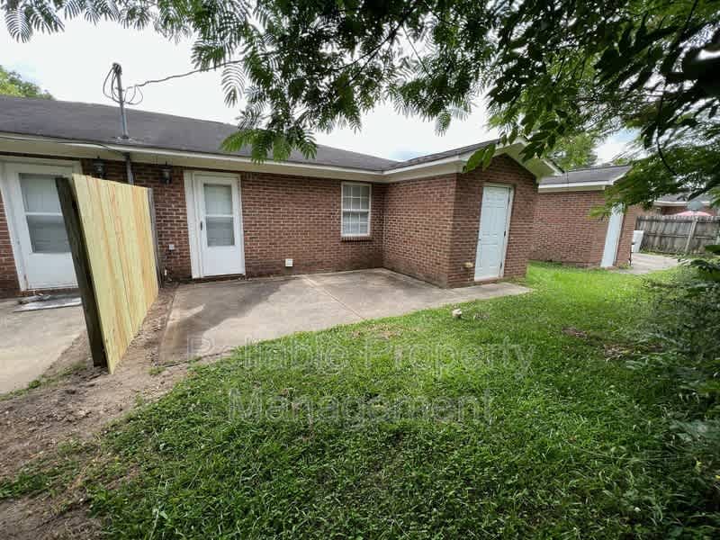 106 S James St – photo 2