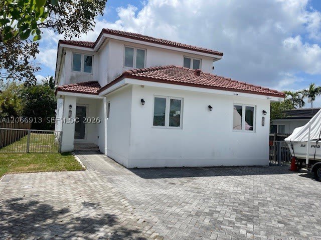 9010 SW 25th St – photo 1