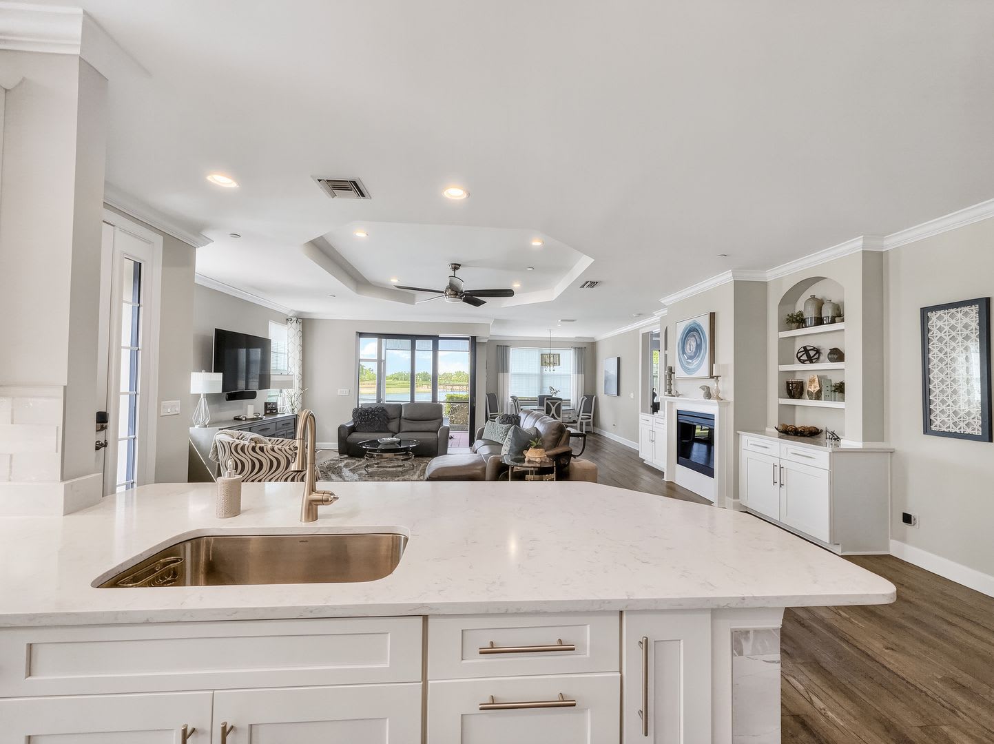 Exceptional opportunity to experience resort-style living in Esplanade Golf & Country Club – photo 2