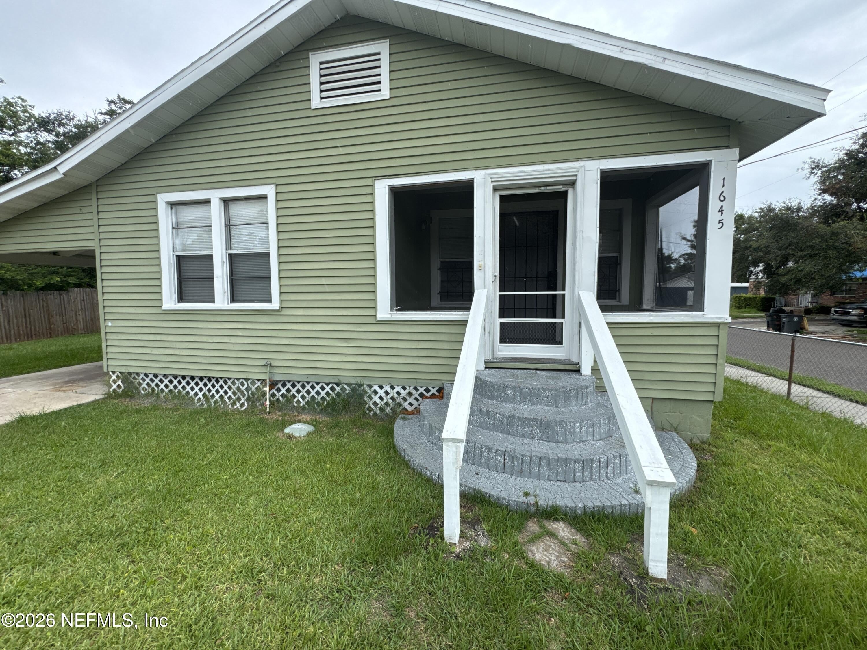 1645 W 12Th Street – photo 1