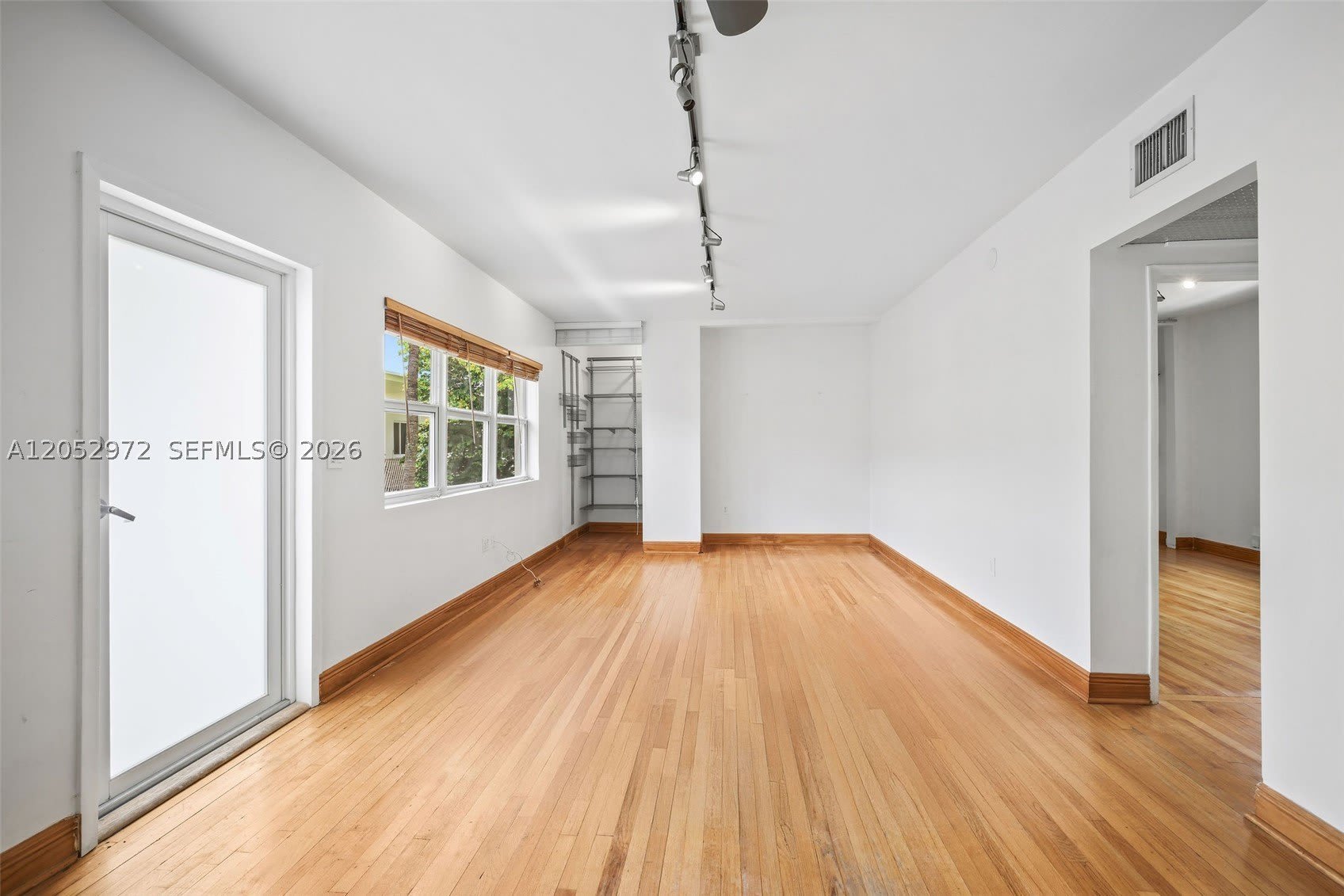 1100 Venetian Way – photo 4