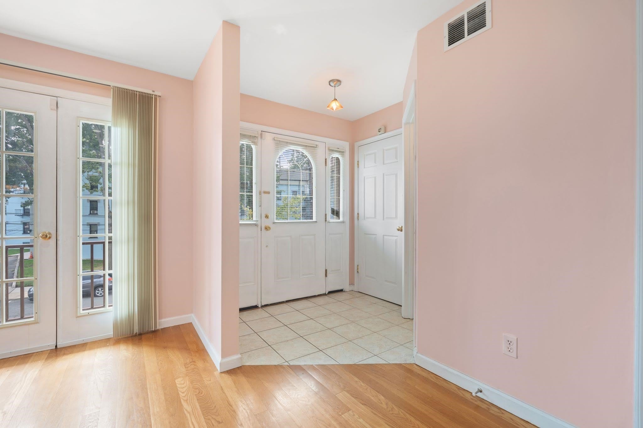 13 Humphrey Ave – photo 3