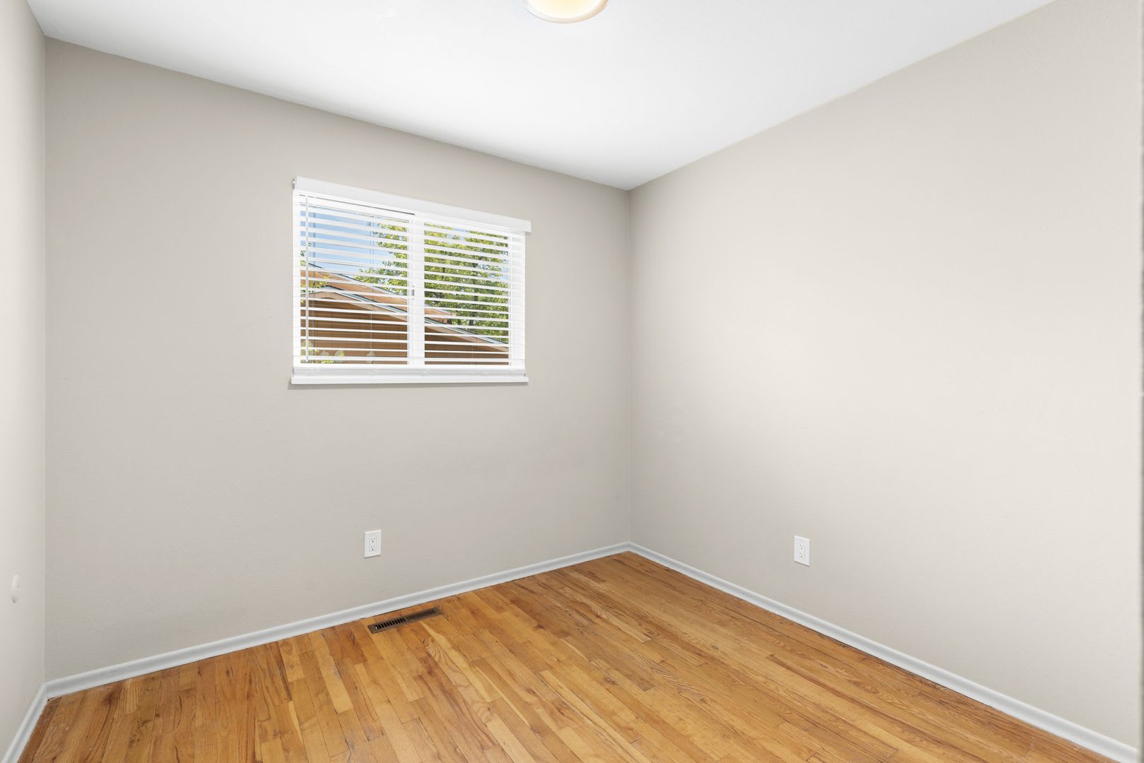 Beautiful 5 Bed 2 Bath South Boulder Home Available Now – photo 5