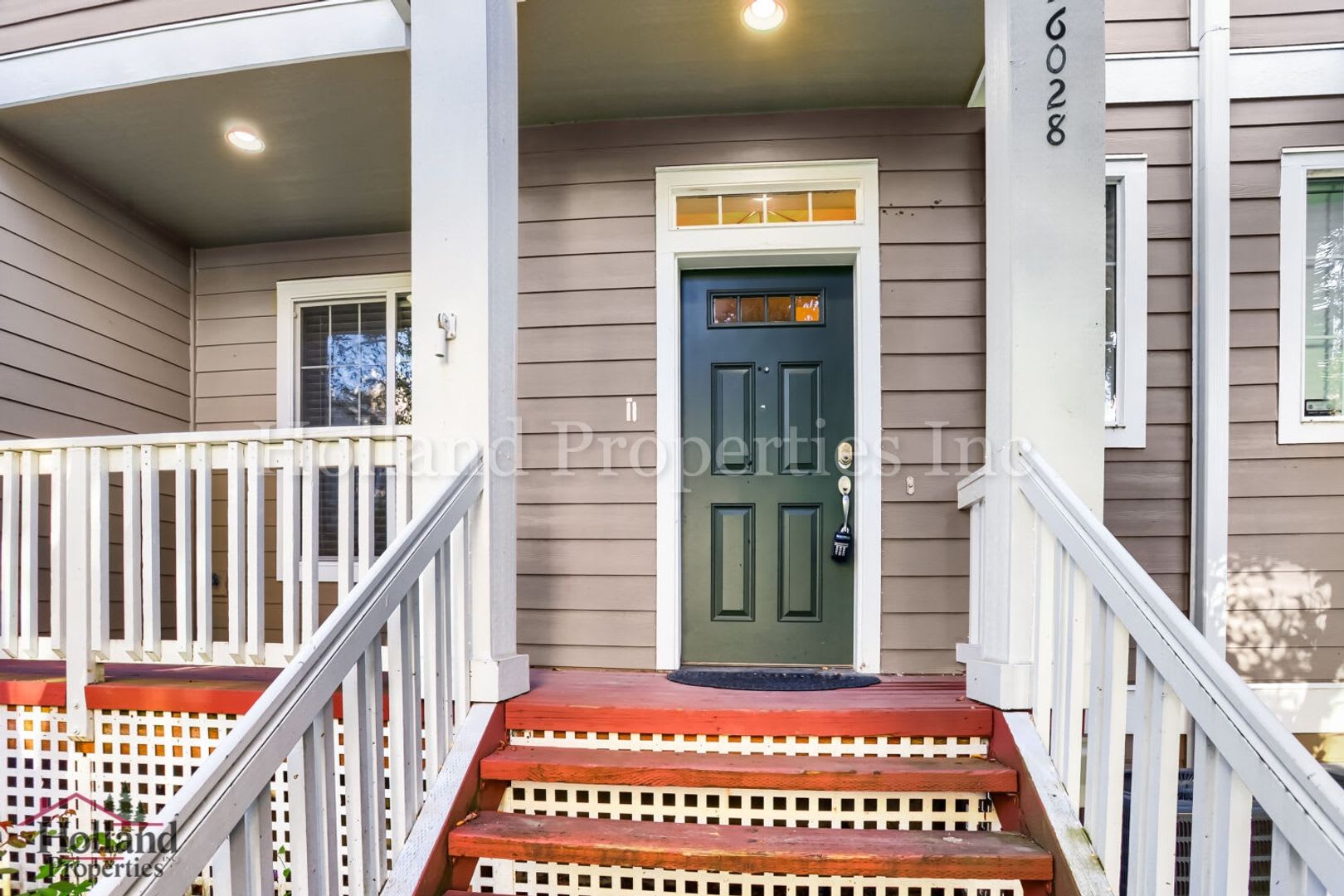 Beautiful 3-Bedroom Home with Bonus Room, Fireplace & Scenic Green Space Views! – photo 3