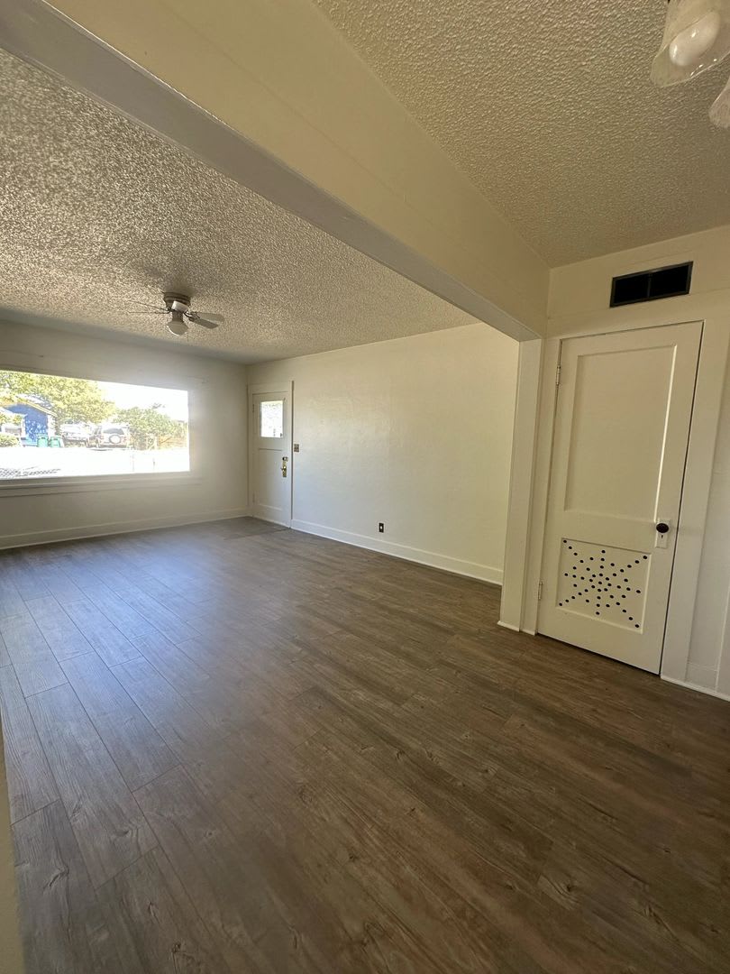 2024 Darrow Ave – photo 5