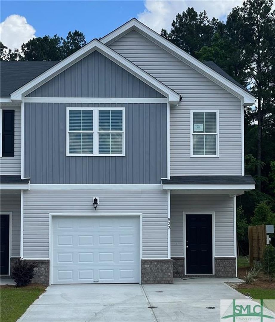 Executive Townhome!!! – photo 1