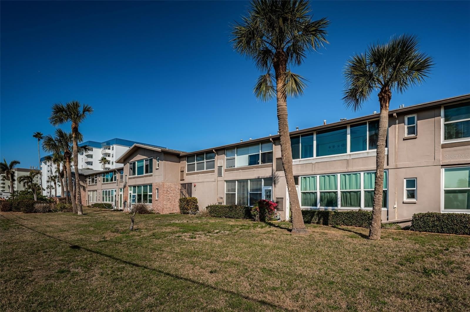 2 CAUSEWAY Boulevard – photo 5