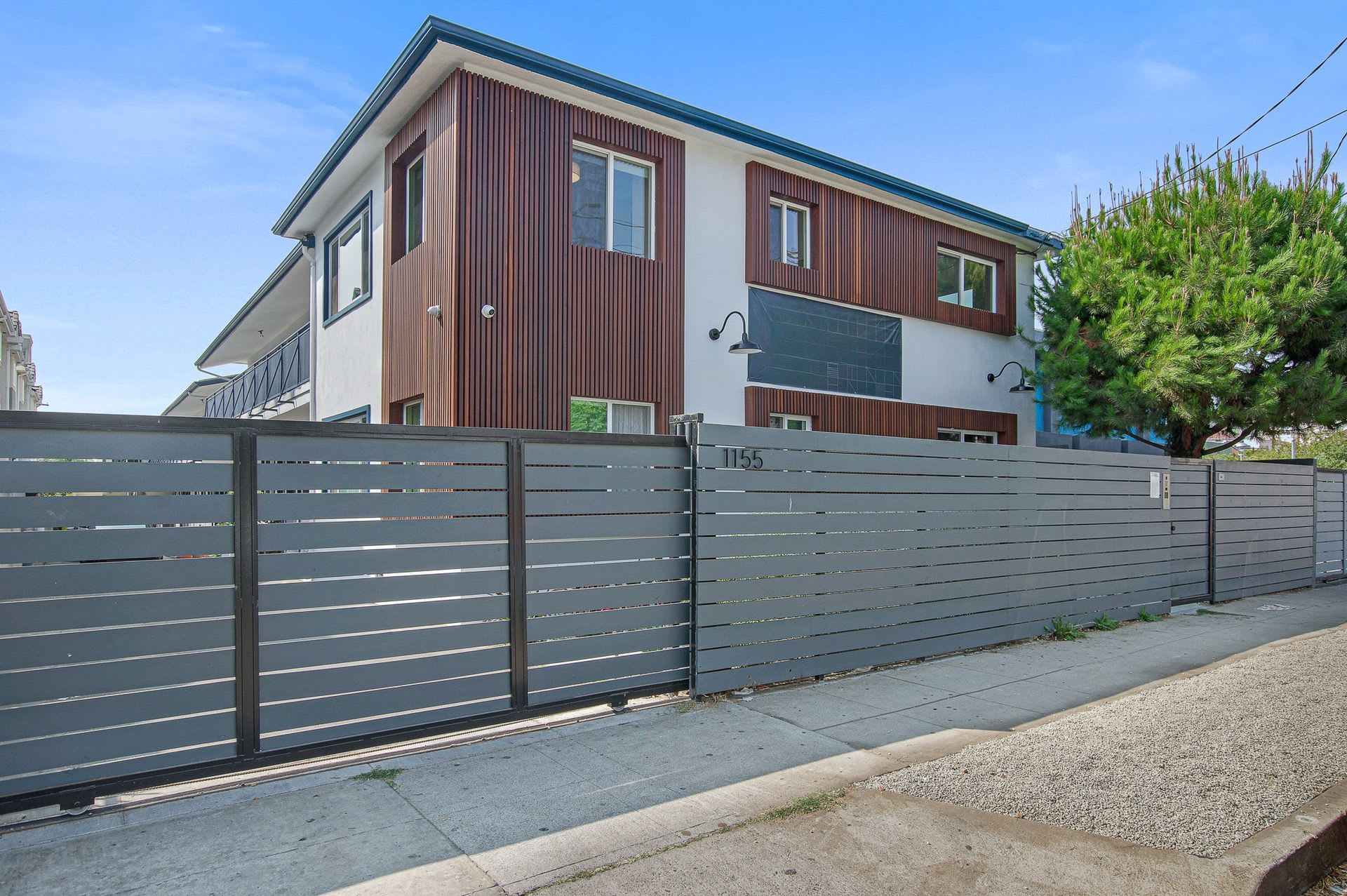 Stylish 1-Bedroom in the Heart of East Hollywood – photo 1