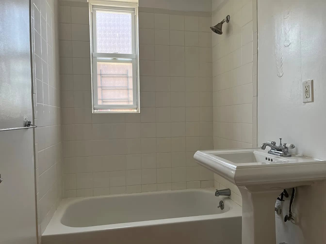 709 Warburton Ave Apt 4G – photo 4