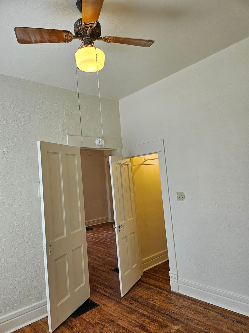 All Prospective Tenants Must Submit A 58 Non Refundable Application Fee Per Applicant Online And Be Pre Qualified Prior To Any Showings – photo 5