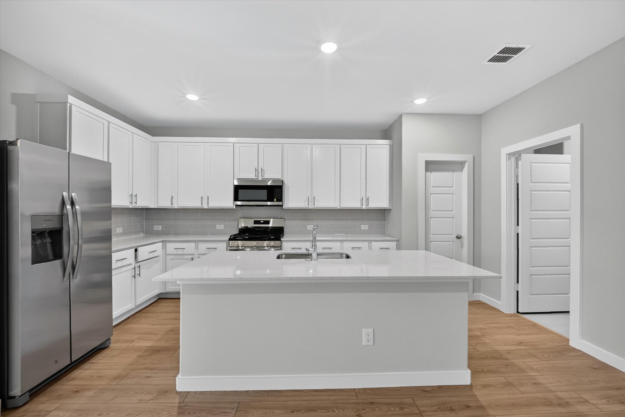 709 Summerberry Drive – photo 5