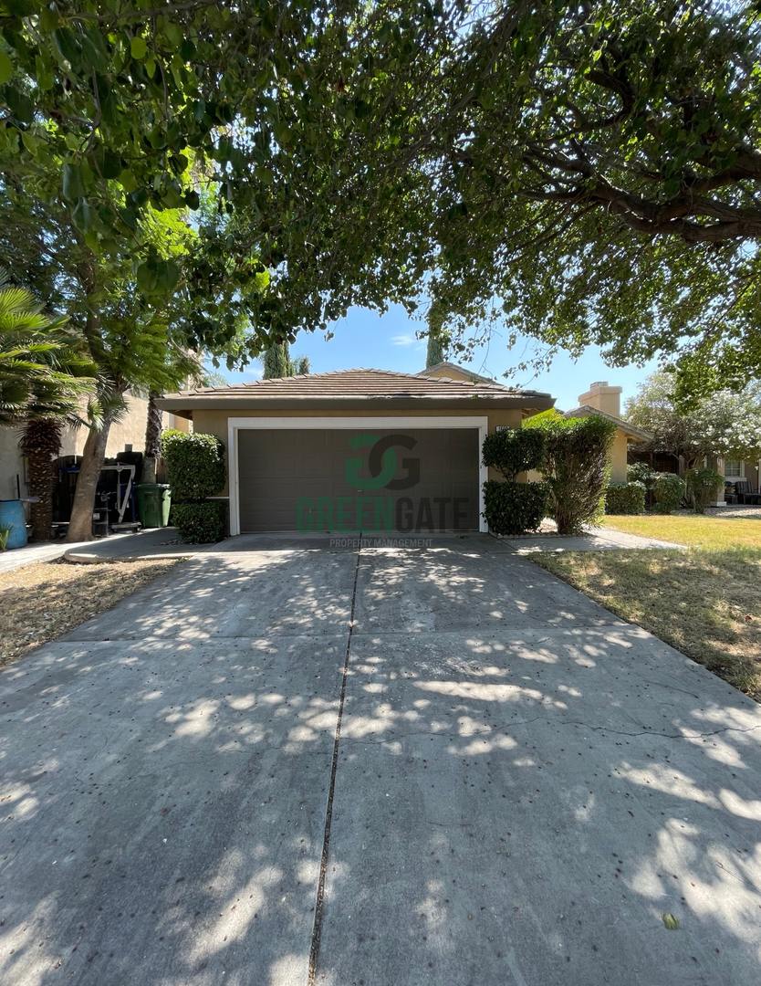 Make This Beautiful Home Yours Today! 3 Bedroom, 2 Bathroom! – photo 3