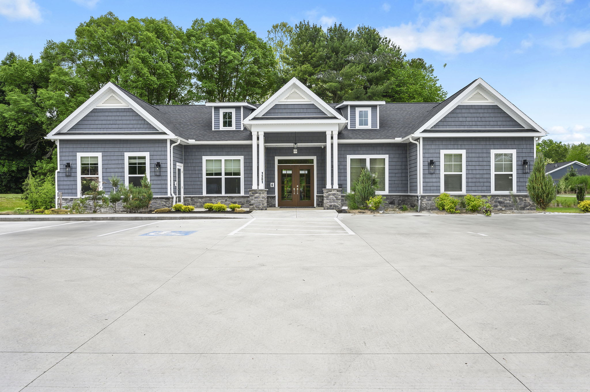 1147 Newton Street – photo 2