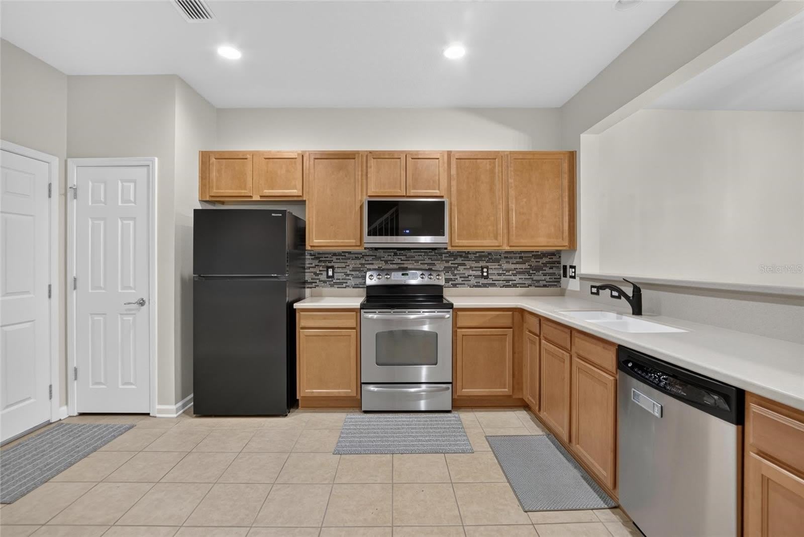 10137 PINK PALMATA Court – photo 5