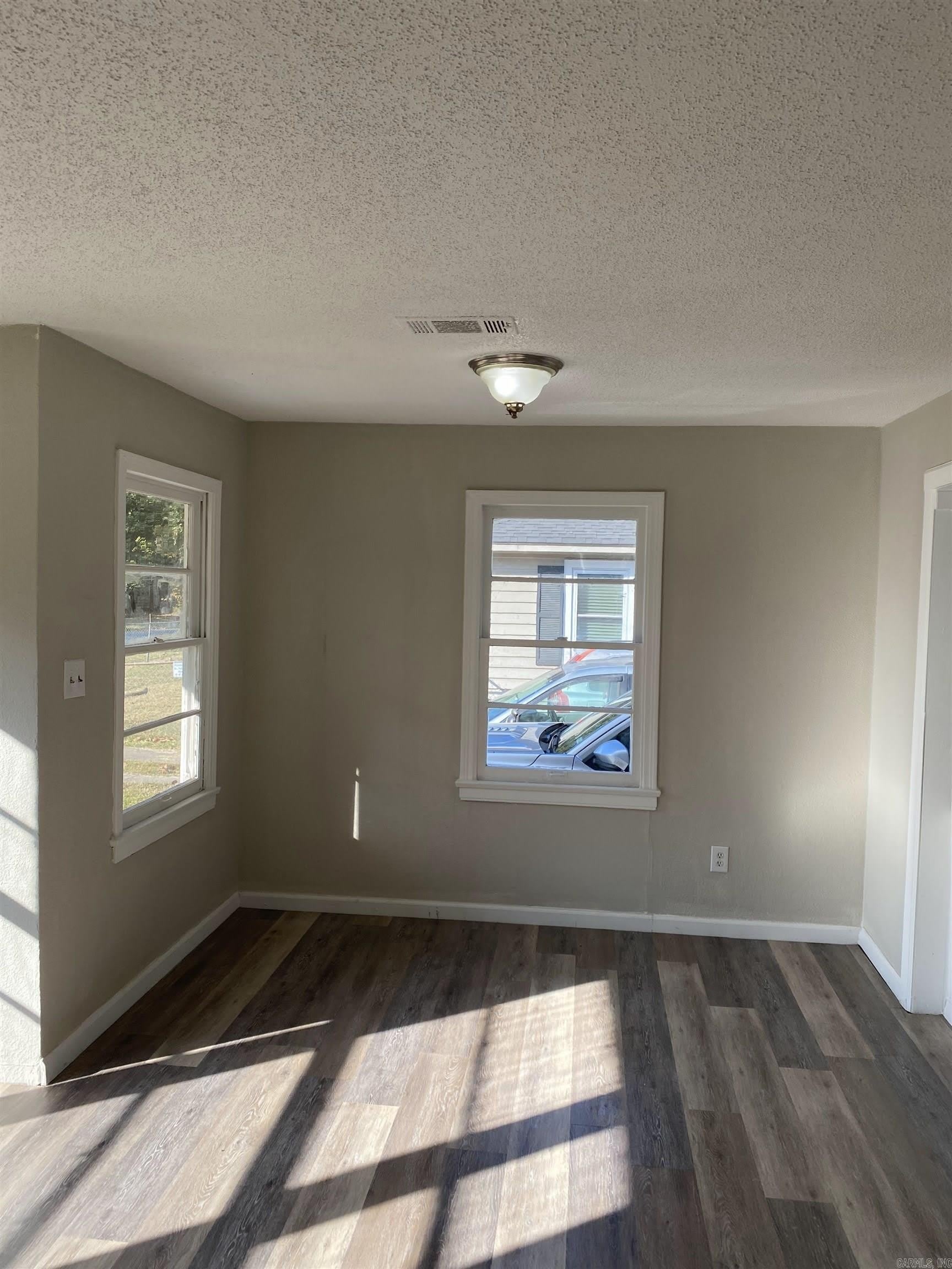 11 Shirley Street – photo 4
