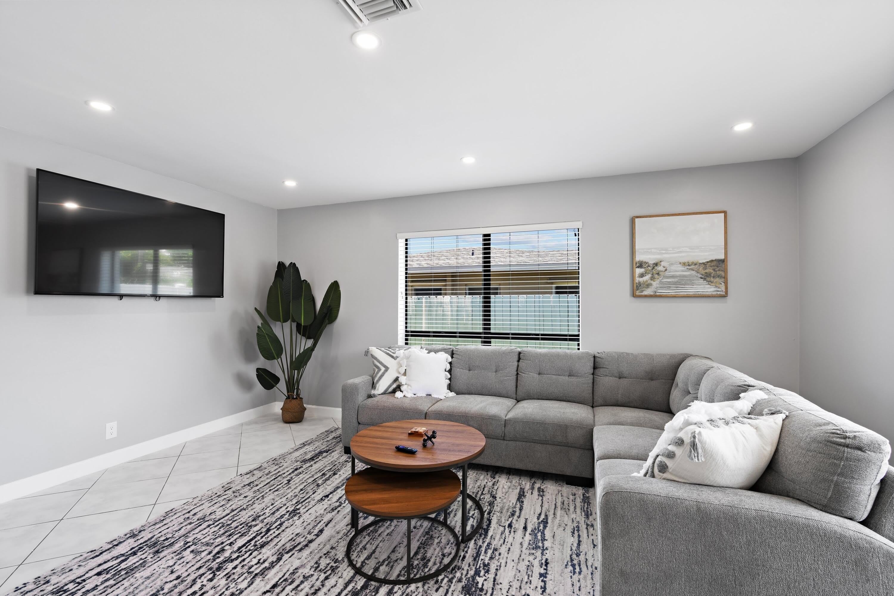 3370 NE 5TH Drive – photo 4