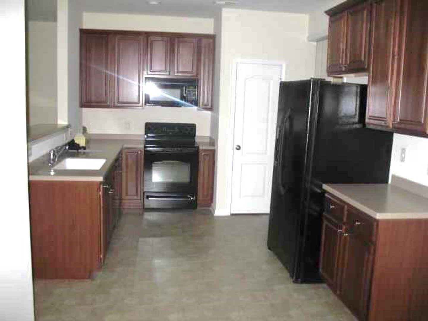 Coming Soon One Month Free Rent Discover Your New Haven This Home Offers A Perfect Blend Of Comfort And Style – photo 5
