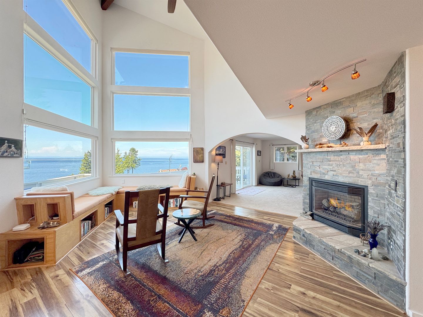 Stunning Home For Lease In Diamond Point – photo 4