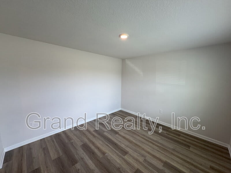 5431 Peach Dr – photo 4